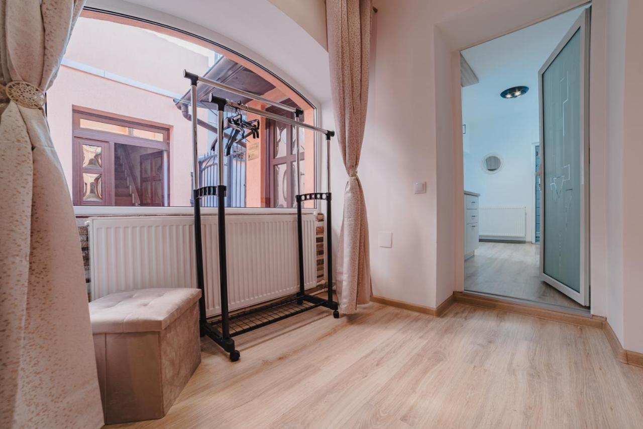 Old Town Studio Lejlighed Braşov Eksteriør billede